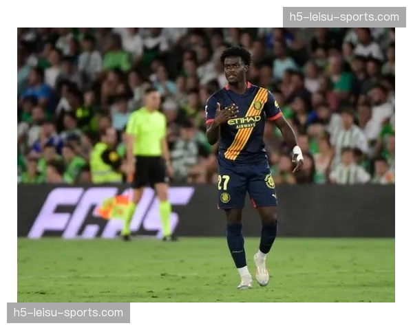 赫罗纳4-2大胜巴列卡诺，多夫比克上演帽子戏法