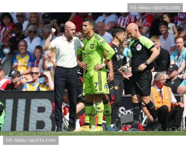 里尔老将专访:谈职业生涯后期如何依靠预判弥补跑动进行防守 里尔老将专访:谈职业生涯后期如何依靠预判弥补跑动进行防守